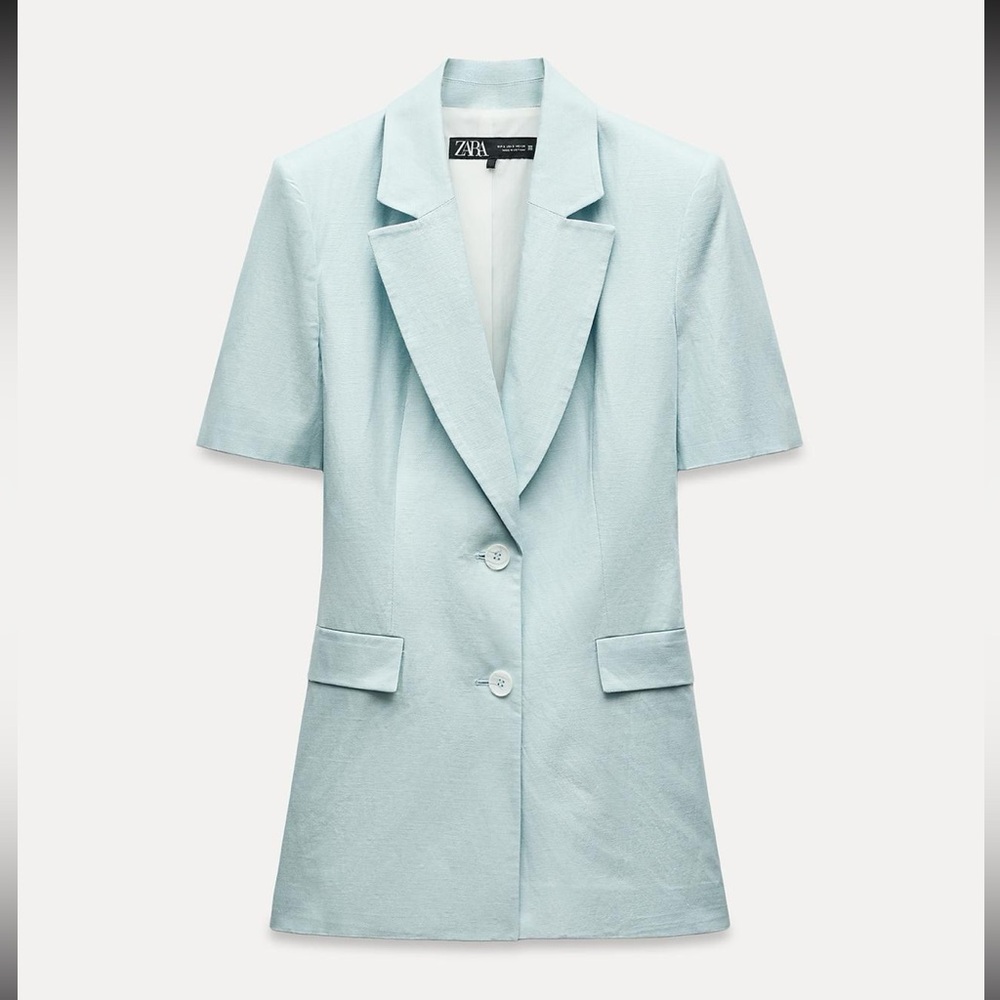 Brand New with Tags Zara baby blue linen
Blazer